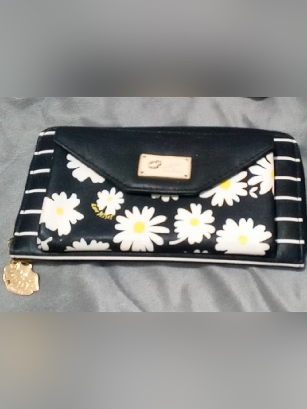 Betsey Johnson Black Daisy Print Clutch / Crossbody Without The Chain